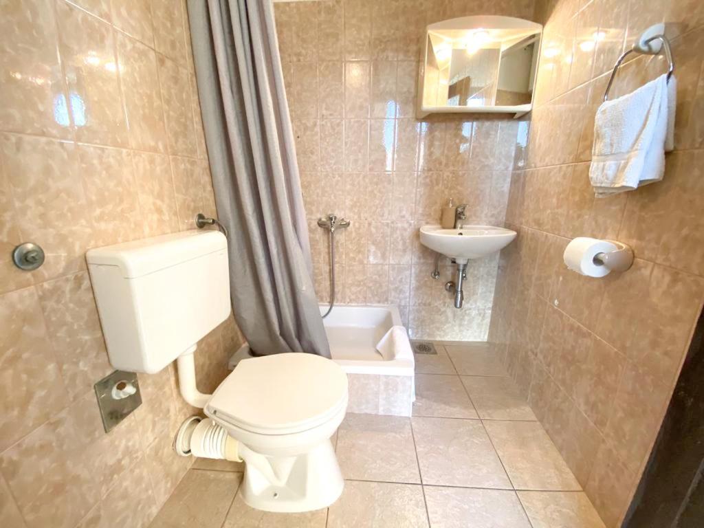 Matilda - Seaview & Parking Apartment Makarska